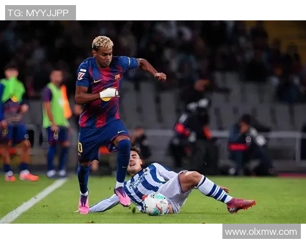 皇马逆袭巴萨登顶西甲榜首，梅西连场进球难救落魄巴萨