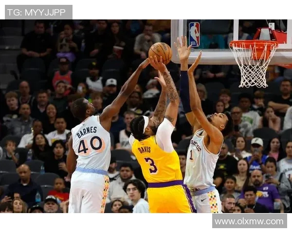 马刺队大胜湖人，取得三连胜